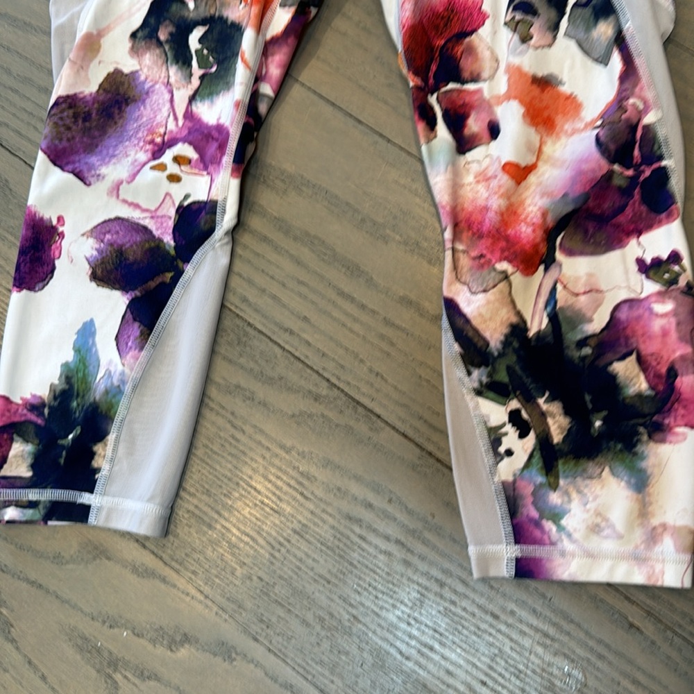 Athleta Floral Crooped Leggings with side pockets and mesh panels - Picture 3 of 7